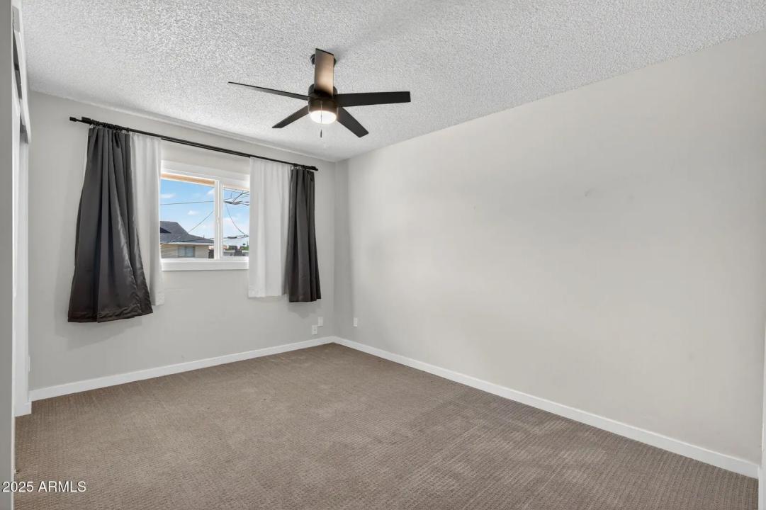 Real Estate Picture 17
