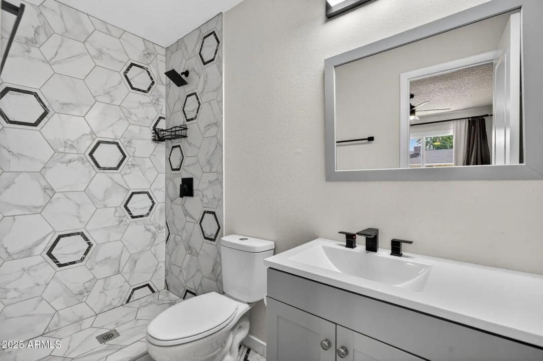 Real Estate Picture 20