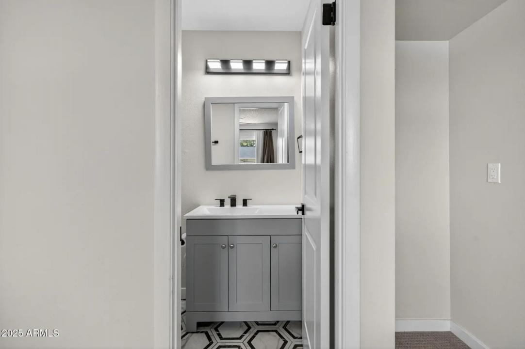 Real Estate Picture 19