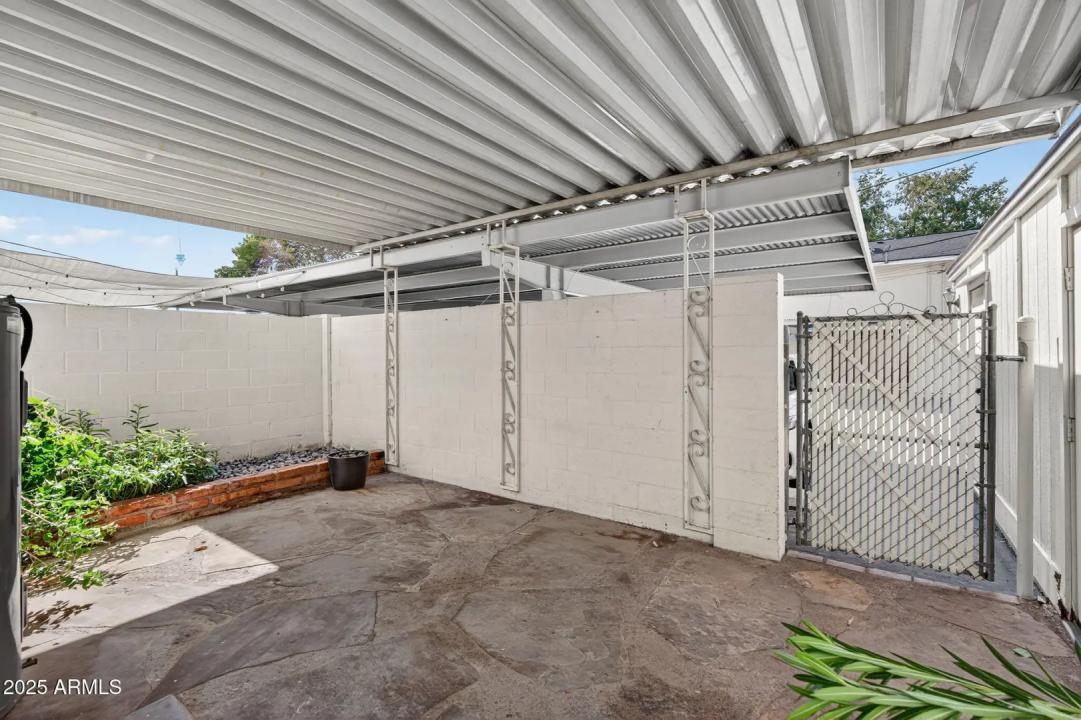 Real Estate Picture 24