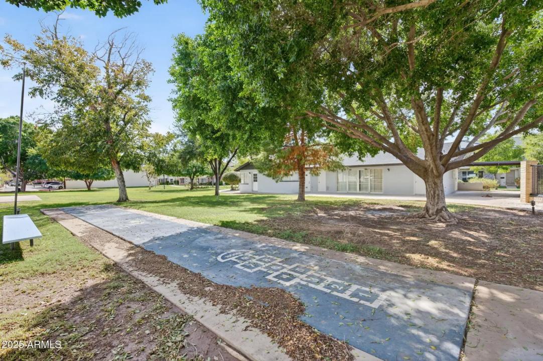 Real Estate Picture 28