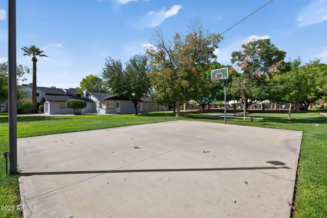 Real Estate Picture 29