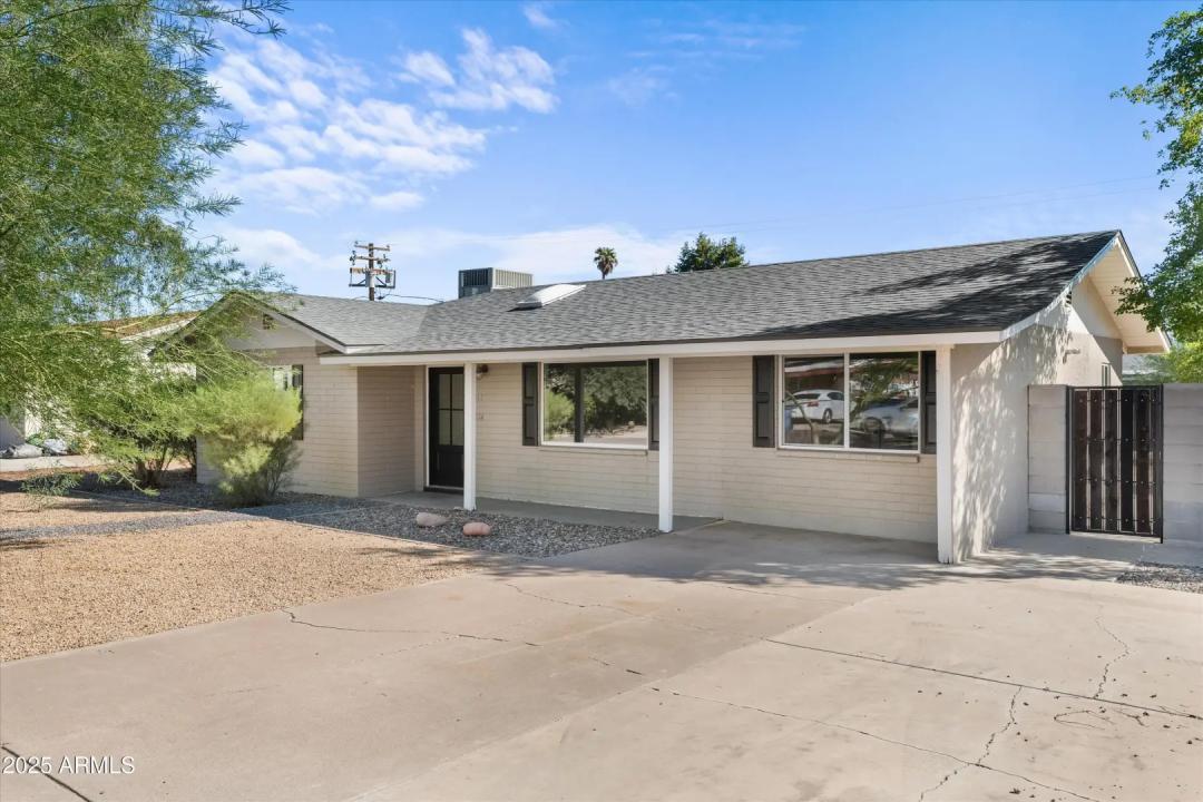 Real Estate Picture 3