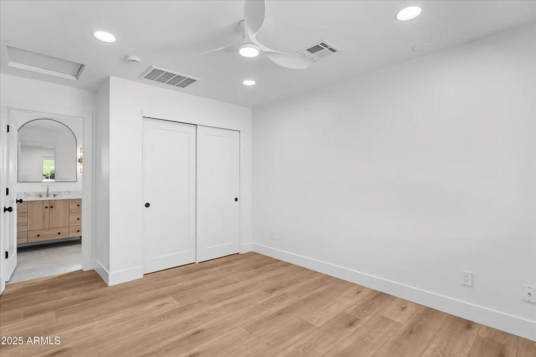 Real Estate Picture 13
