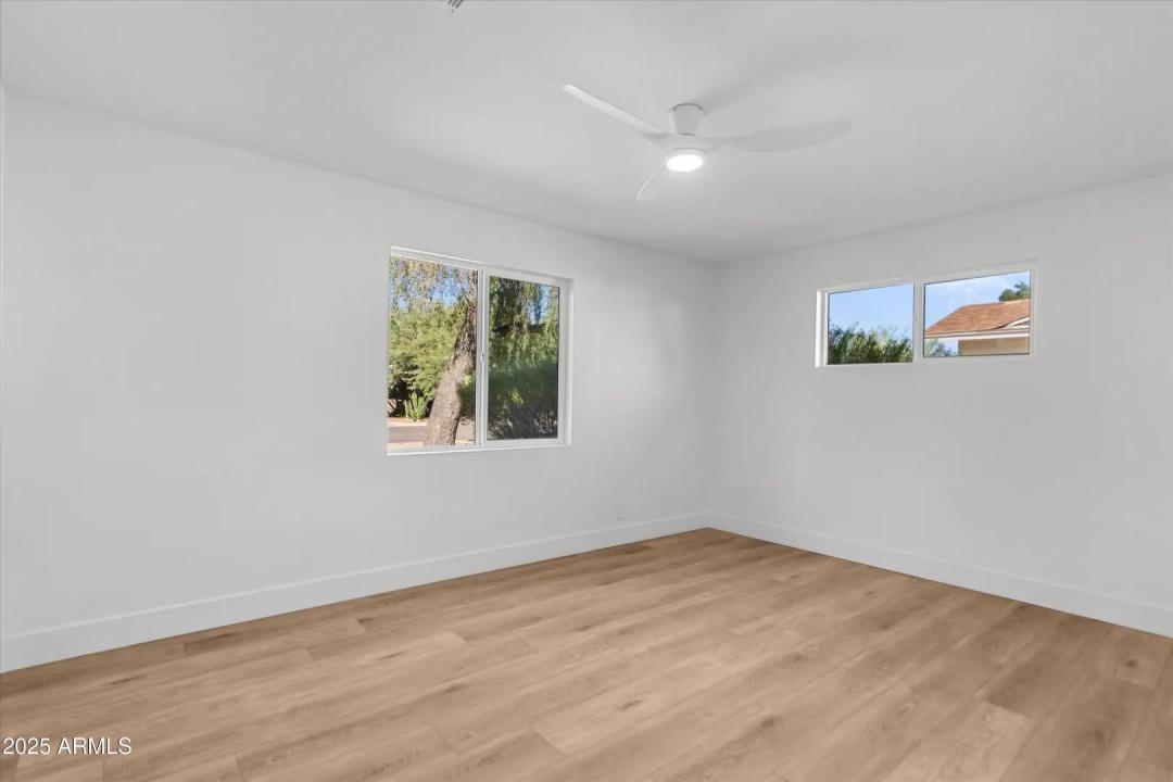 Real Estate Picture 18