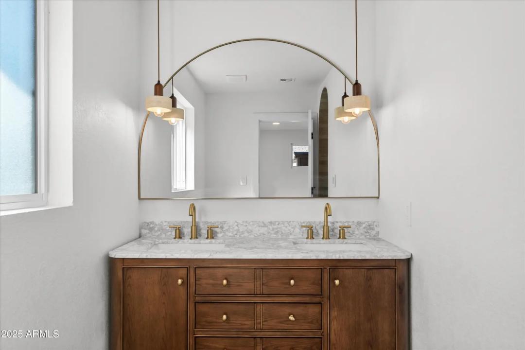 Real Estate Picture 23