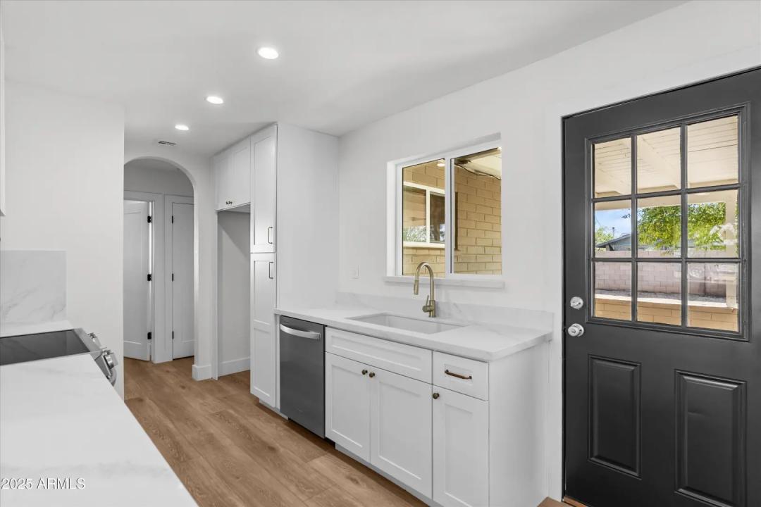 Real Estate Picture 10