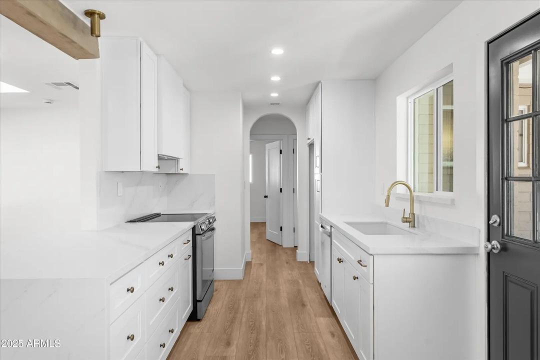 Real Estate Picture 8