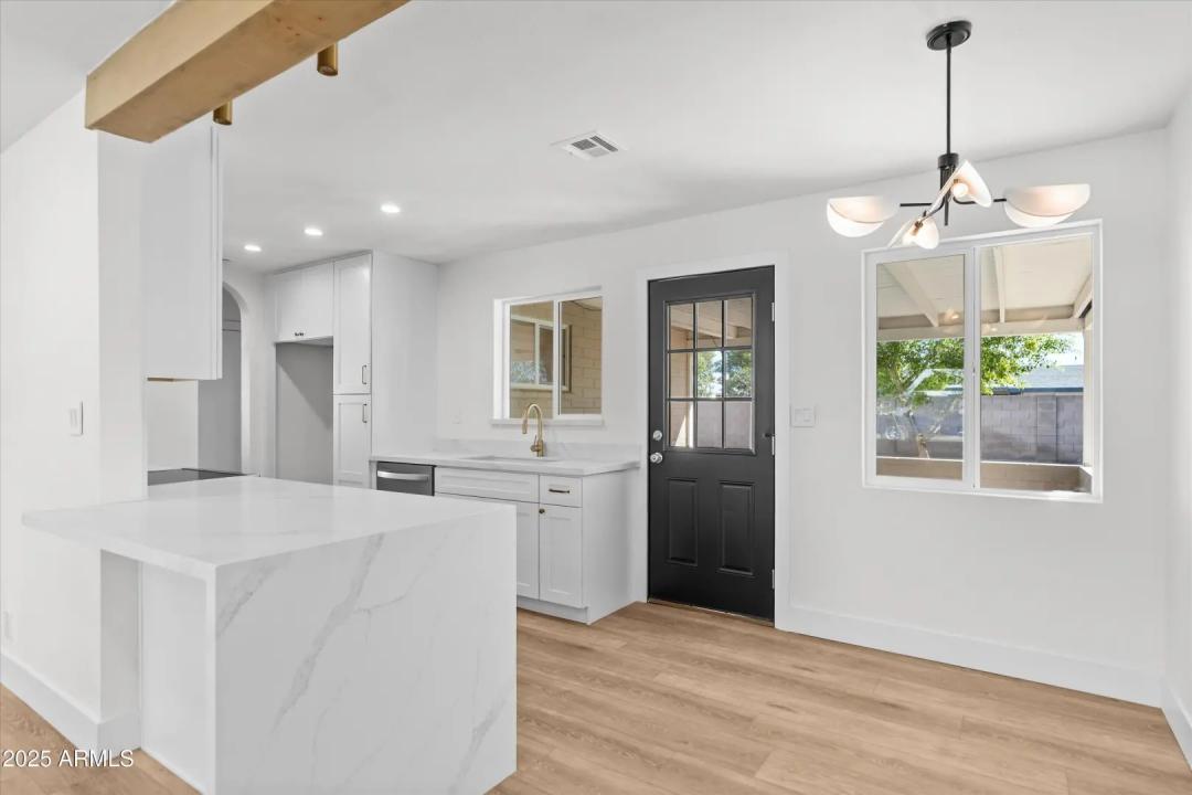 Real Estate Picture 9