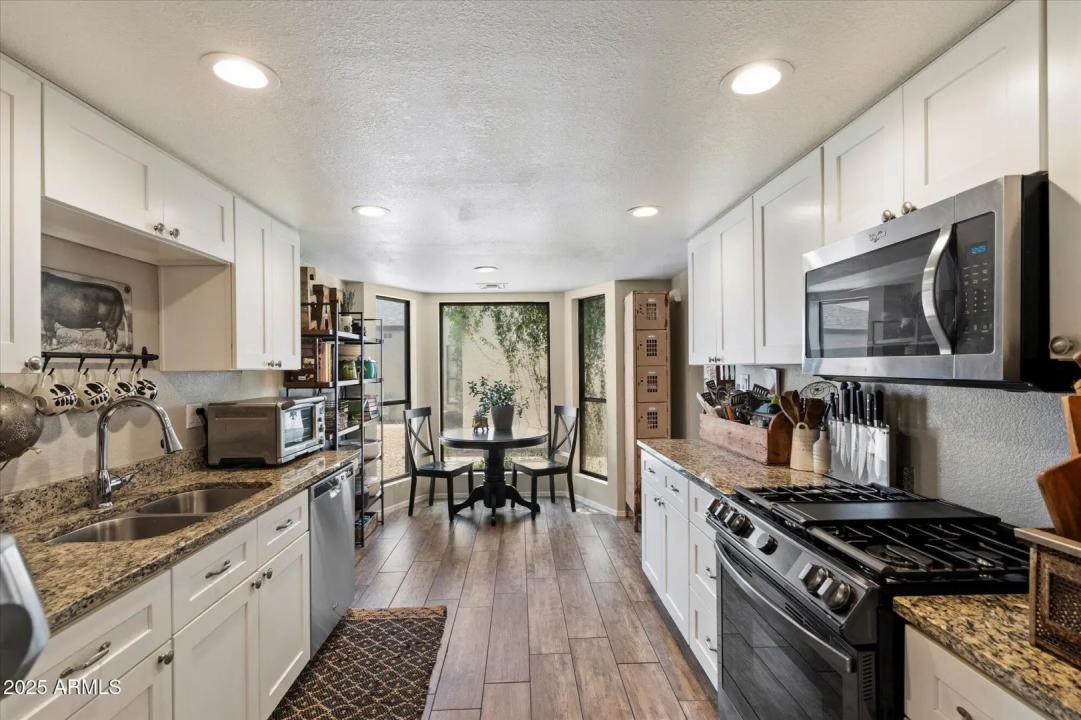 Real Estate Picture 6