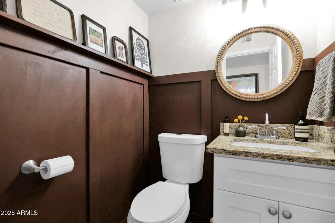 Real Estate Picture 12