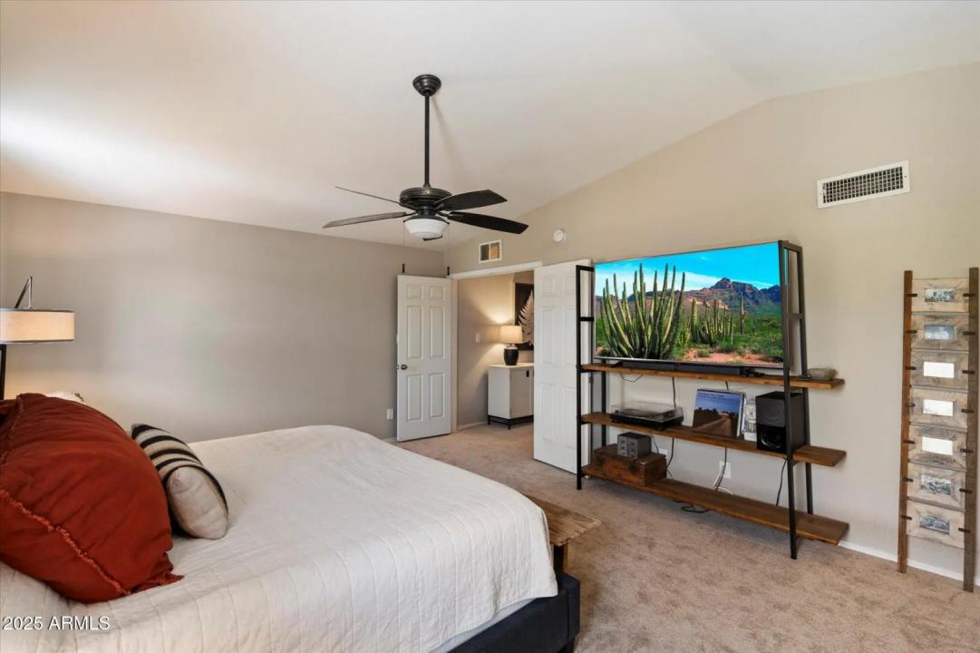 Real Estate Picture 15