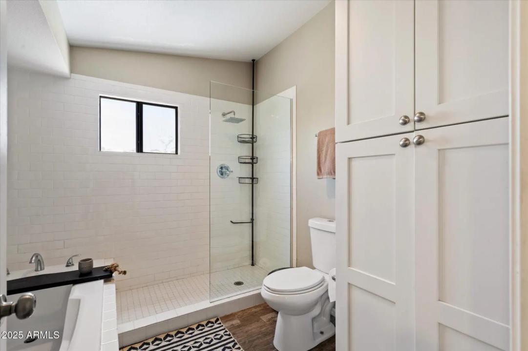 Real Estate Picture 17