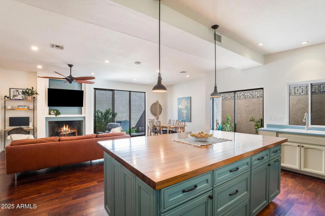 Real Estate Picture 14