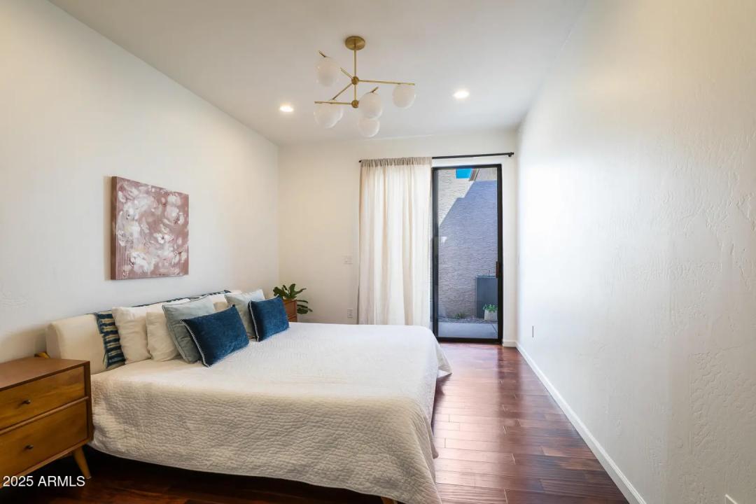 Real Estate Picture 18