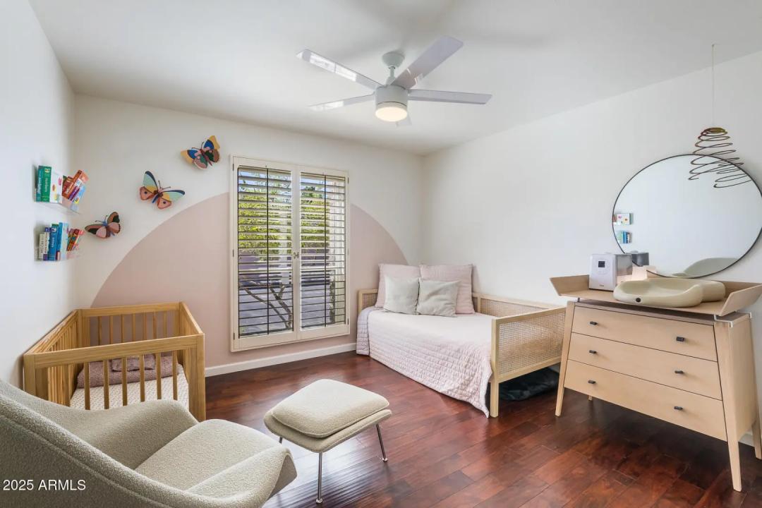 Real Estate Picture 24