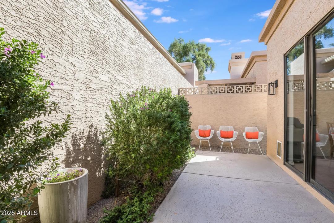Real Estate Picture 25