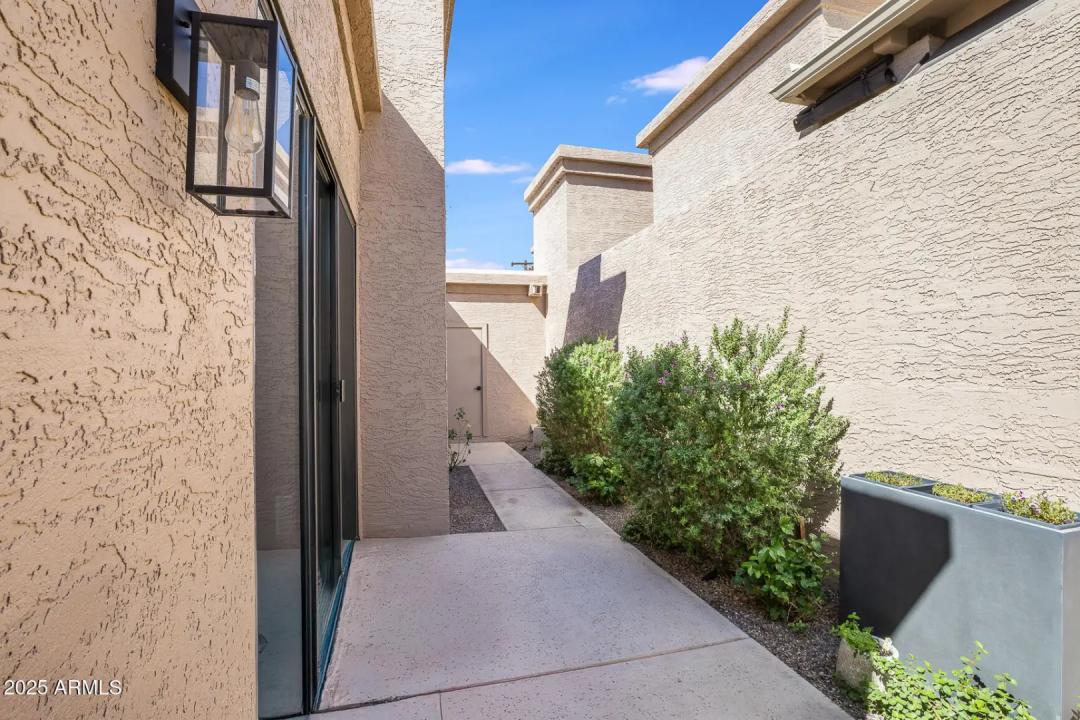 Real Estate Picture 28