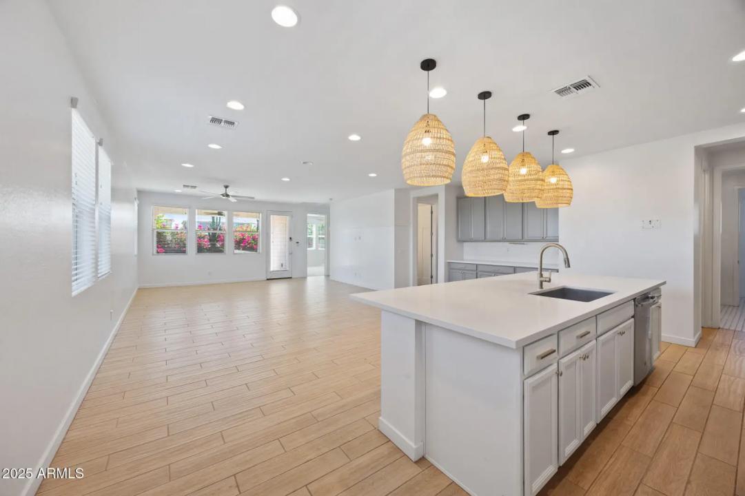 Real Estate Picture 13