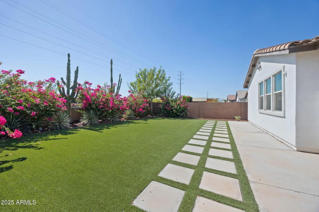 Real Estate Picture 37