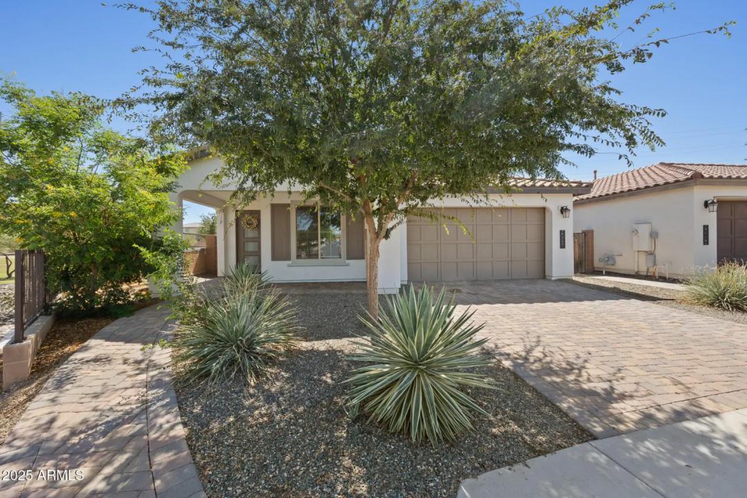 Real Estate Picture 4