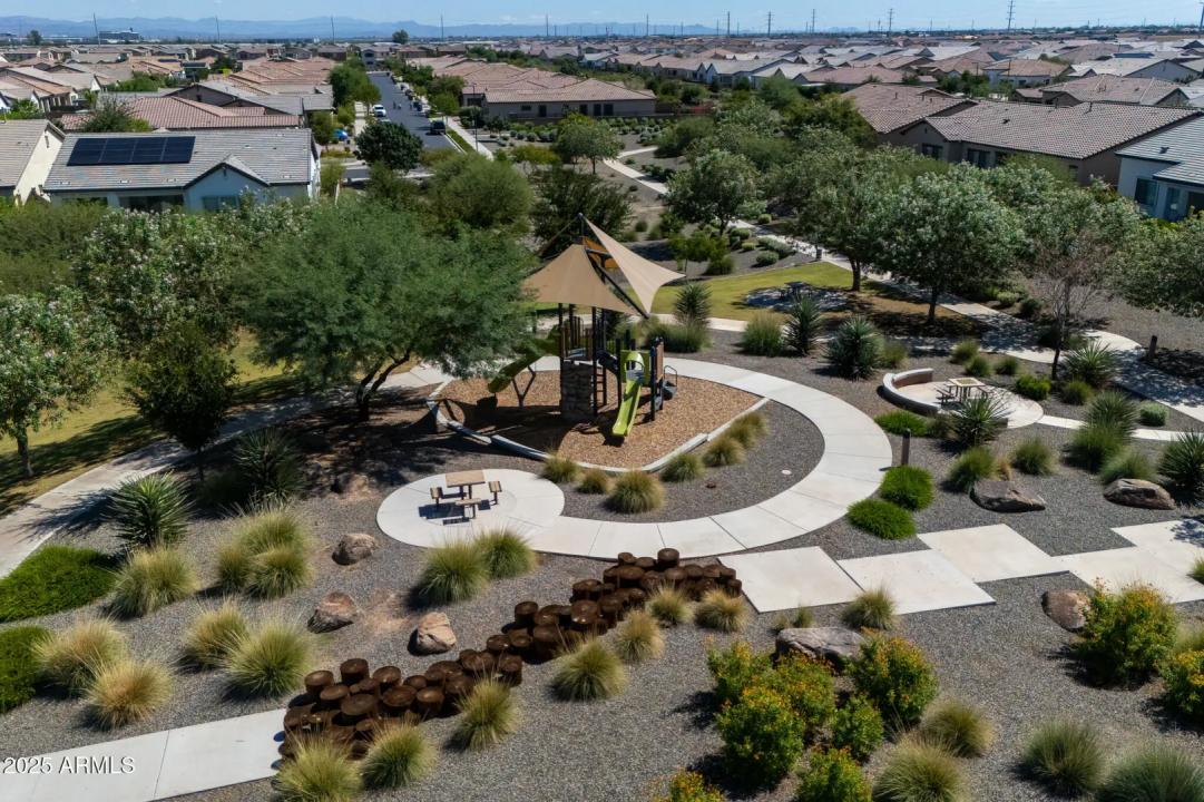 Real Estate Picture 44