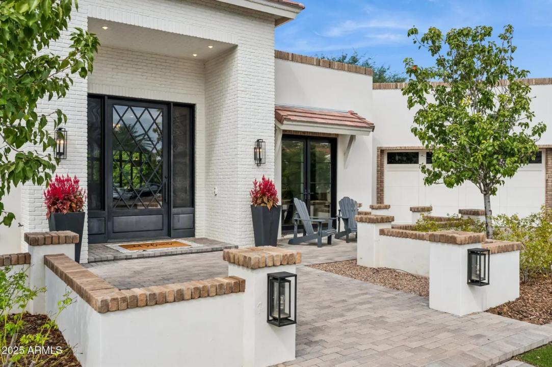 Real Estate Picture 3