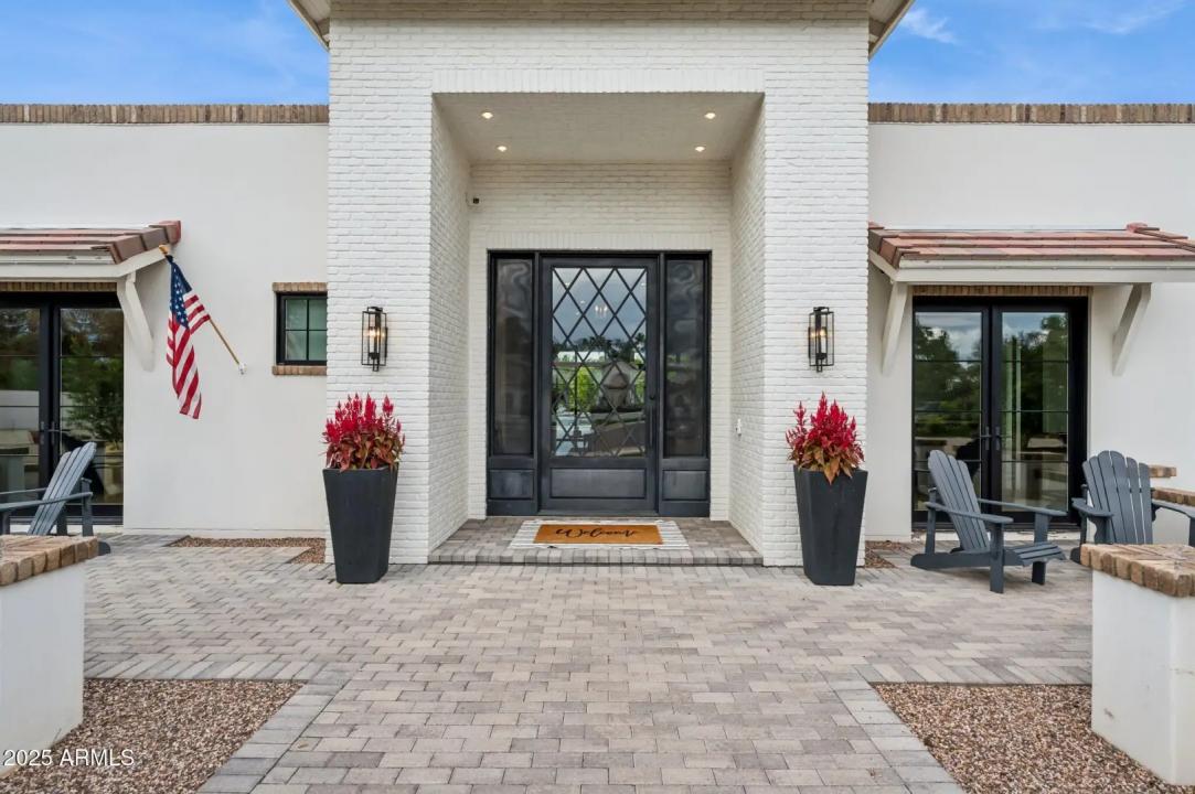 Real Estate Picture 5