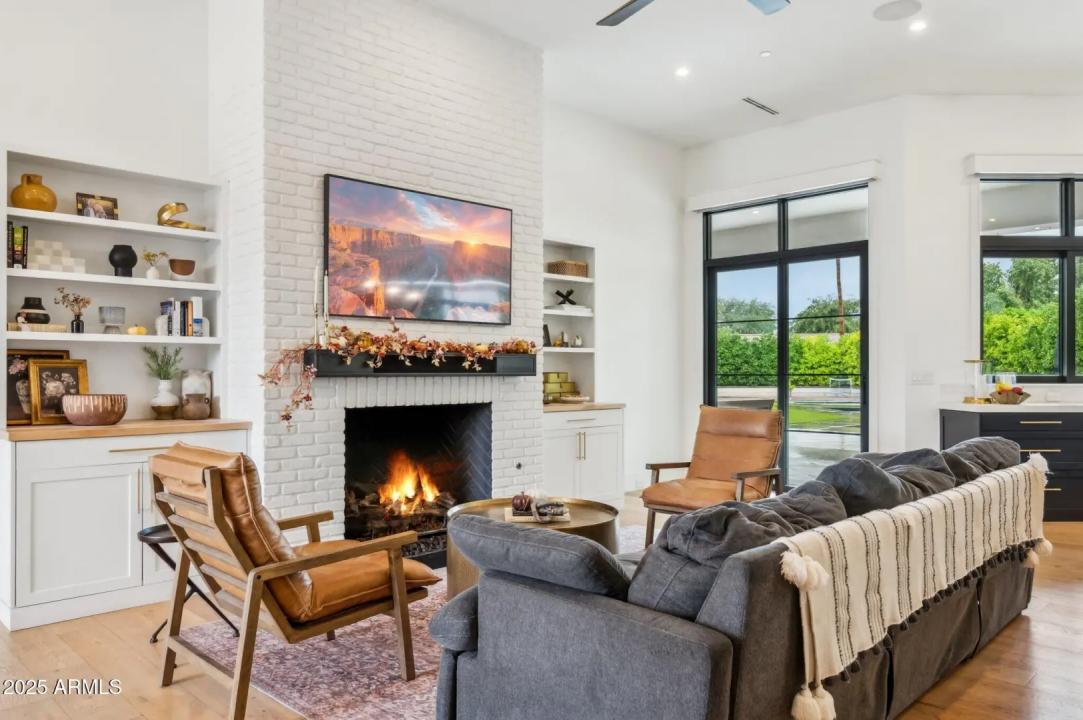 Real Estate Picture 12