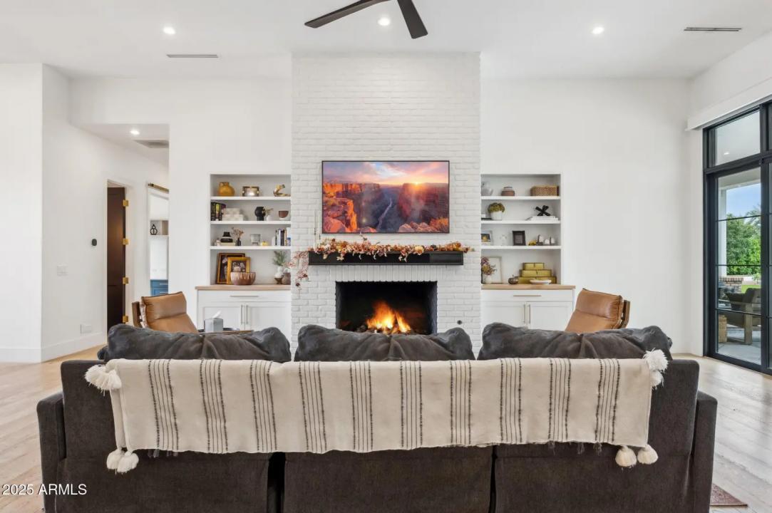 Real Estate Picture 13