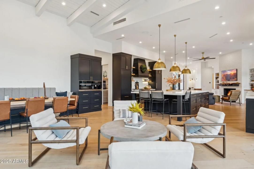 Real Estate Picture 15