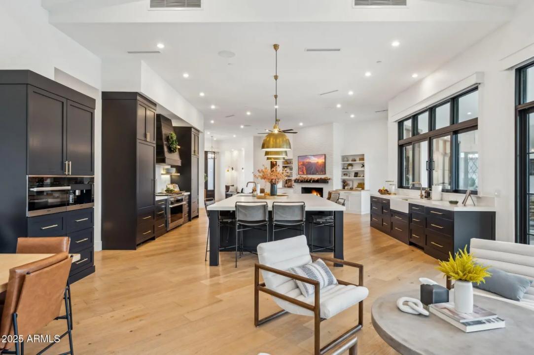 Real Estate Picture 16