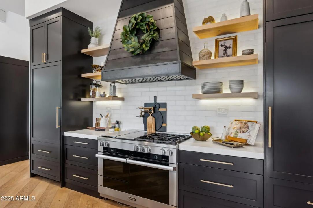 Real Estate Picture 17