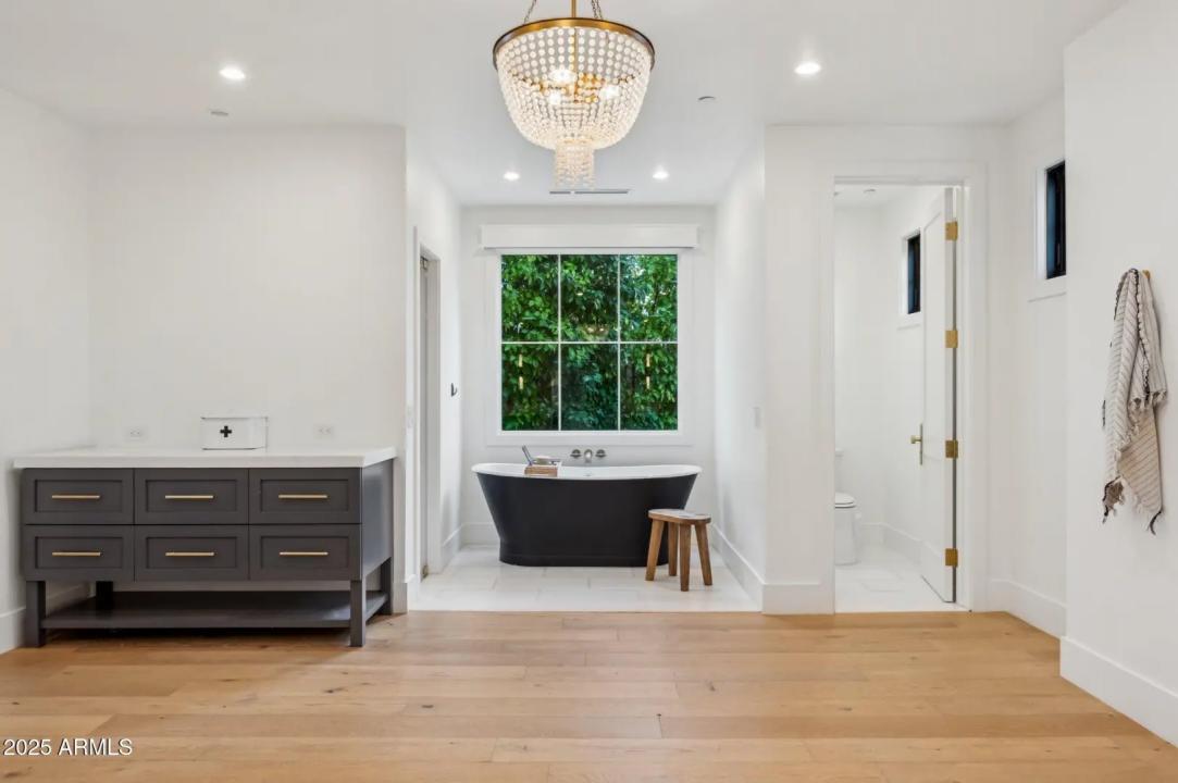 Real Estate Picture 27