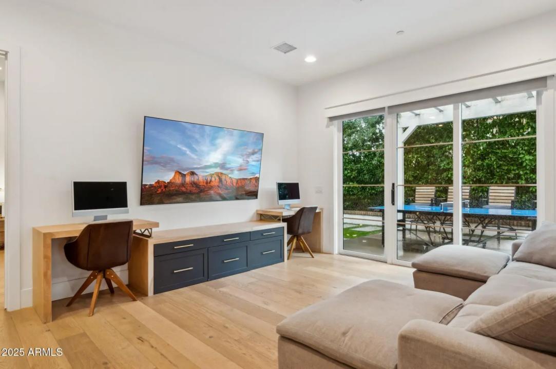 Real Estate Picture 32