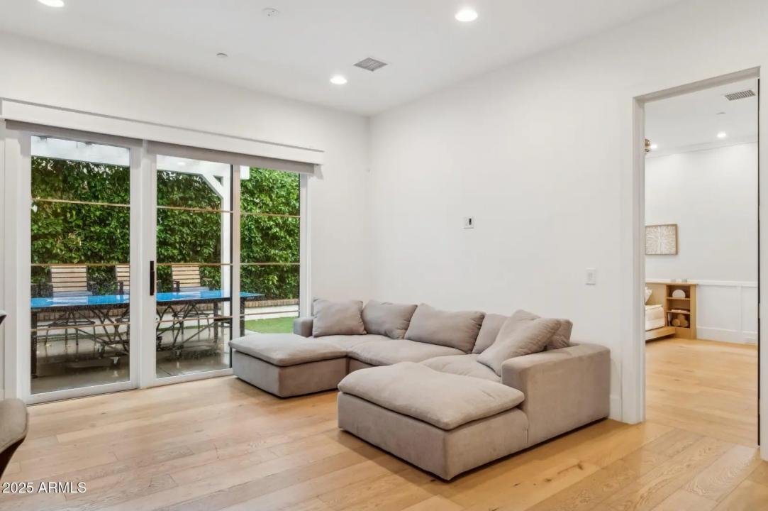Real Estate Picture 33