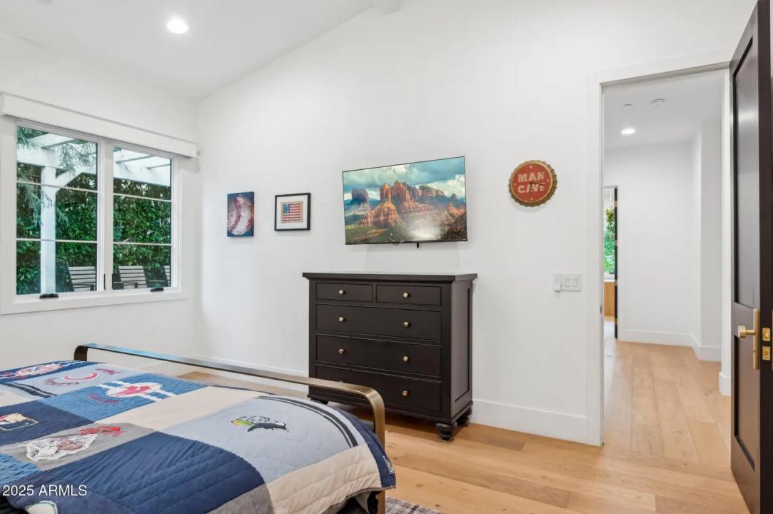 Real Estate Picture 37