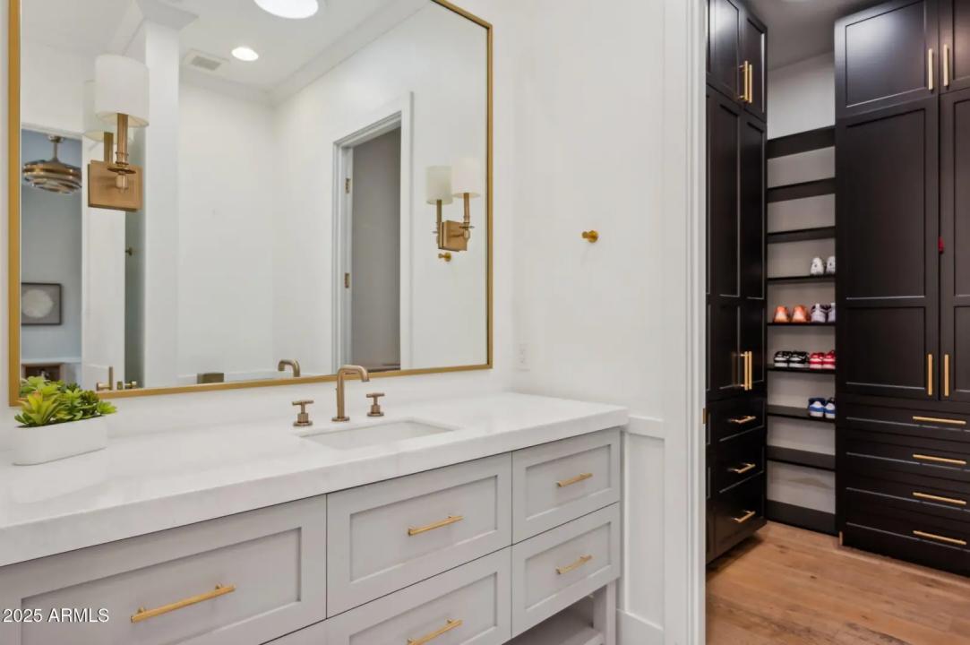 Real Estate Picture 43