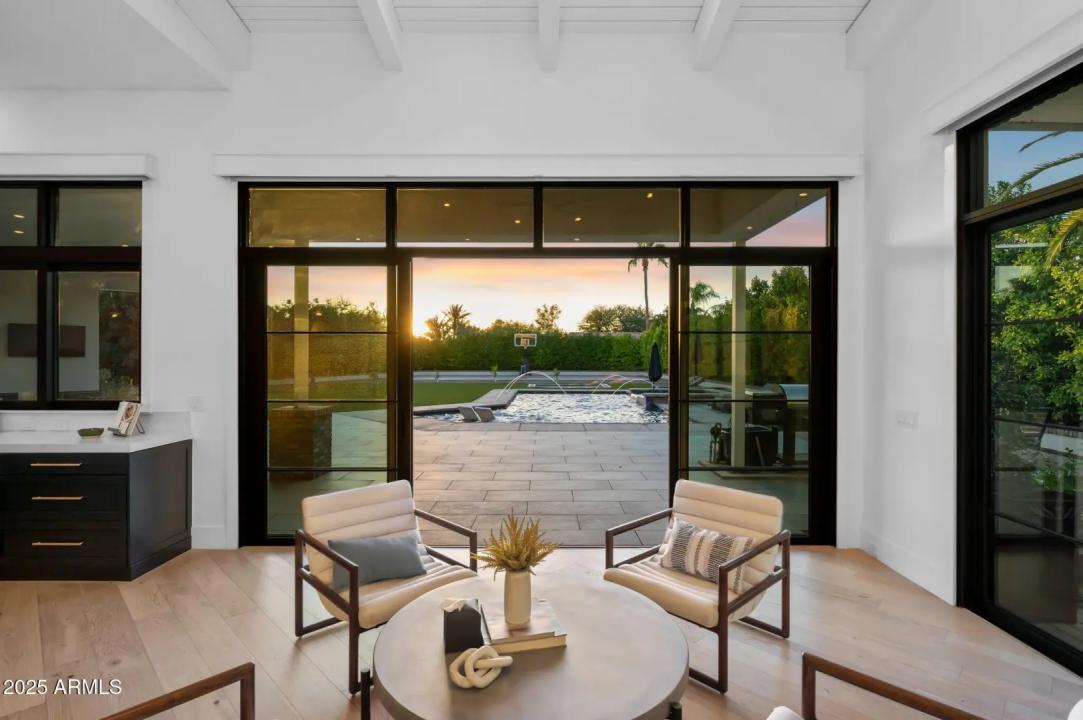 Real Estate Picture 7