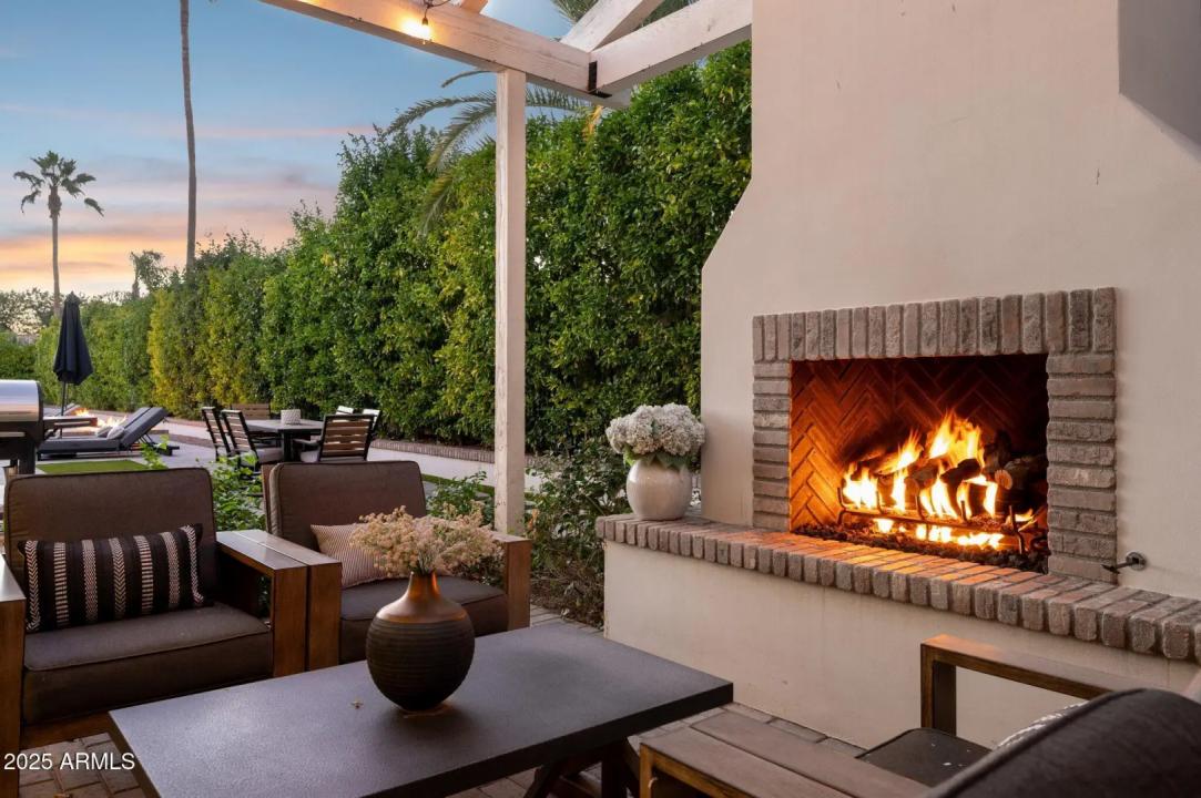 Real Estate Picture 50
