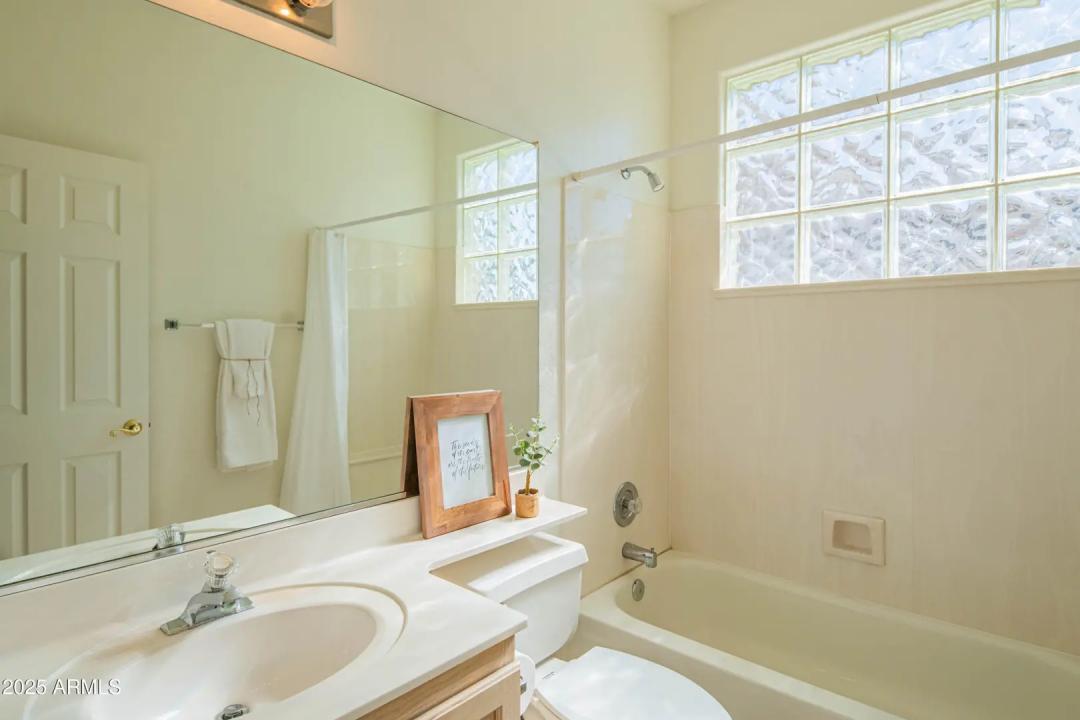 Real Estate Picture 30