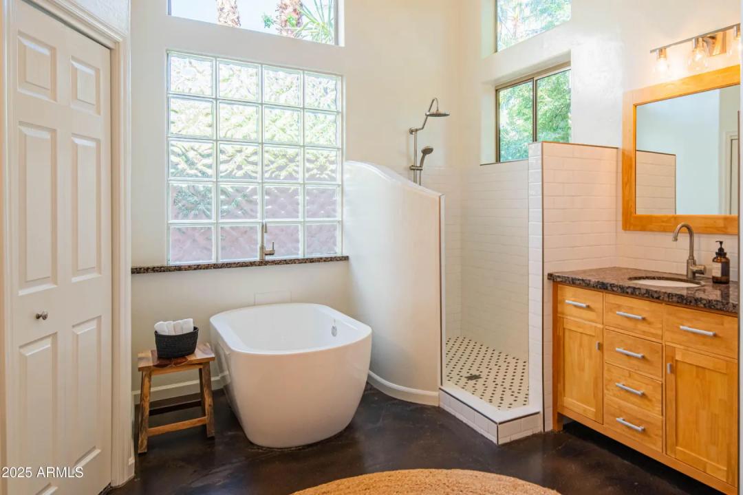 Real Estate Picture 26