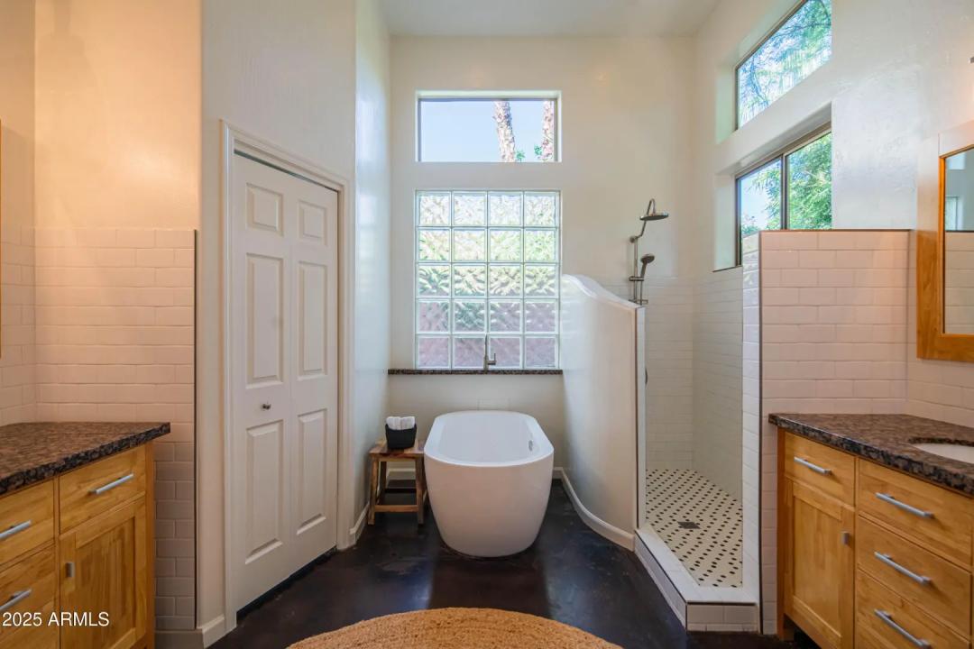 Real Estate Picture 24