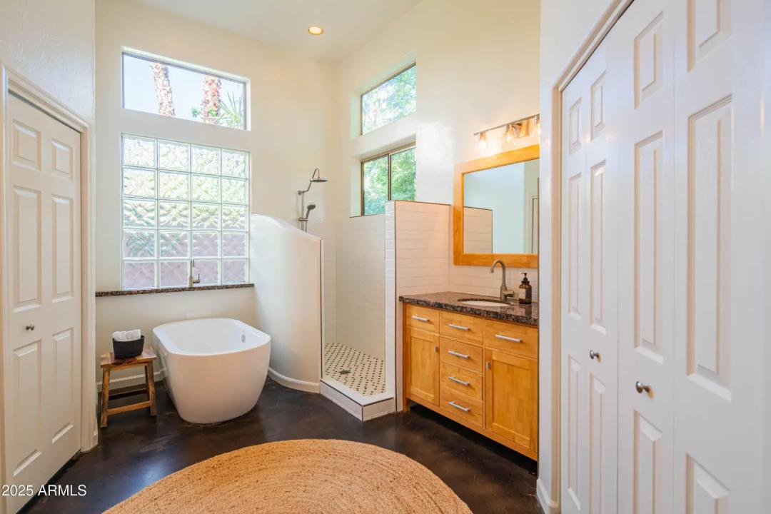 Real Estate Picture 25