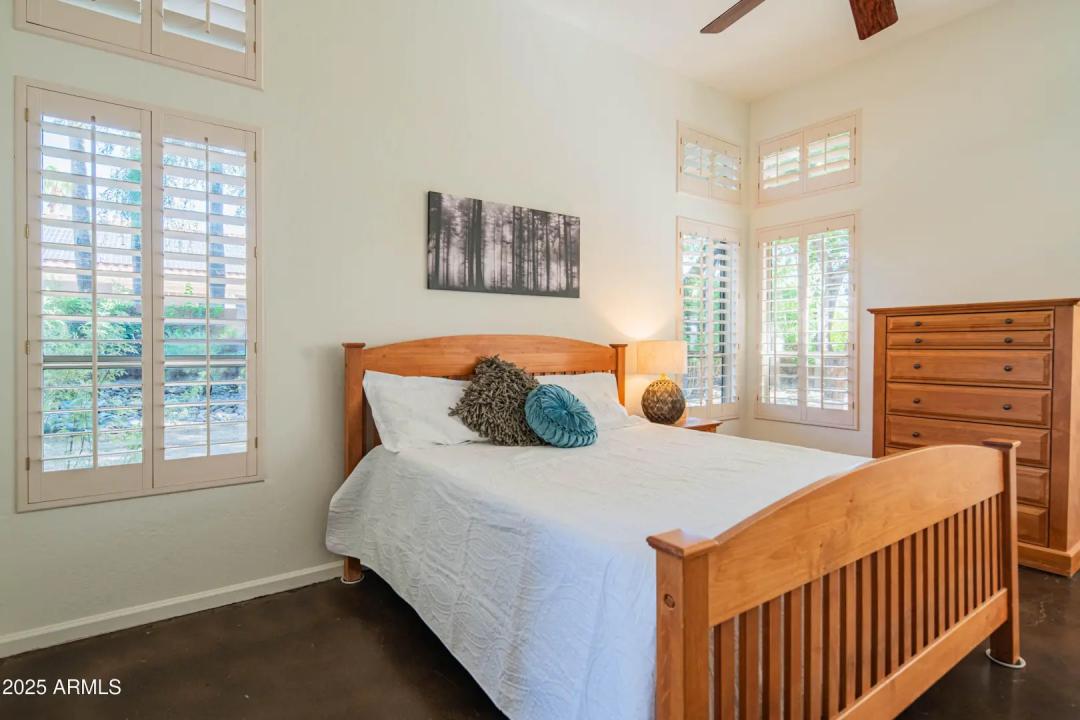 Real Estate Picture 23