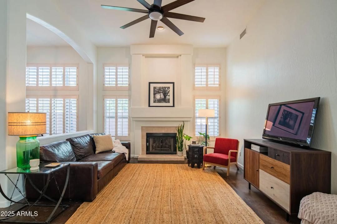 Real Estate Picture 16