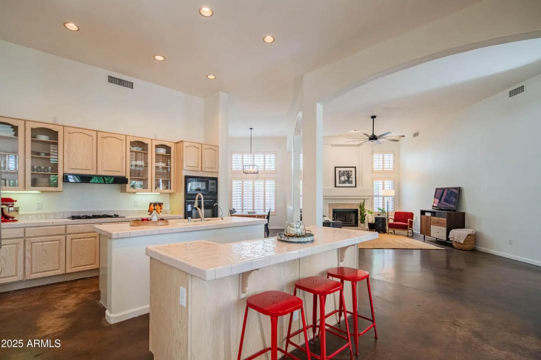 Real Estate Picture 8