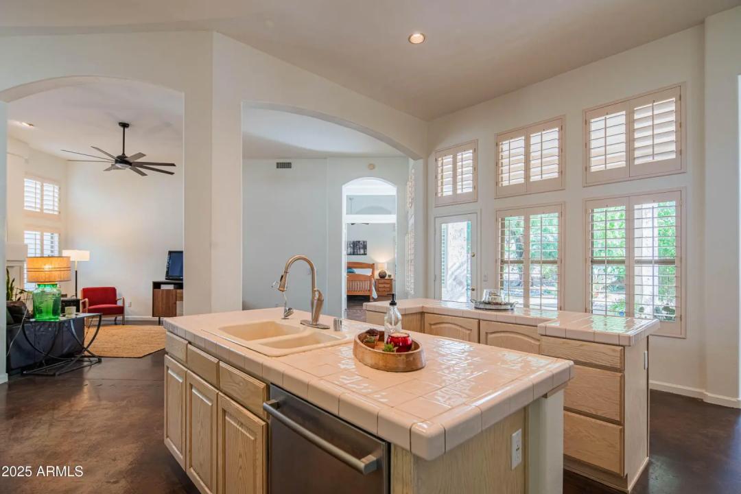 Real Estate Picture 11
