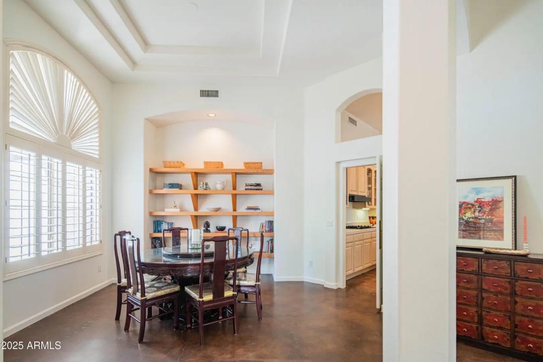 Real Estate Picture 5