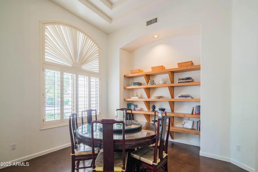 Real Estate Picture 6